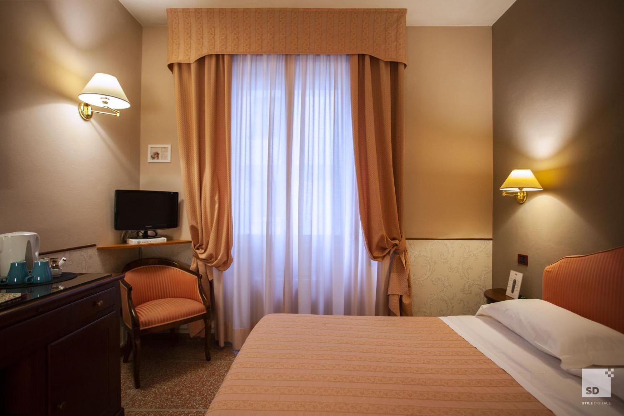 Hotel La Pace Pisa Esterno foto