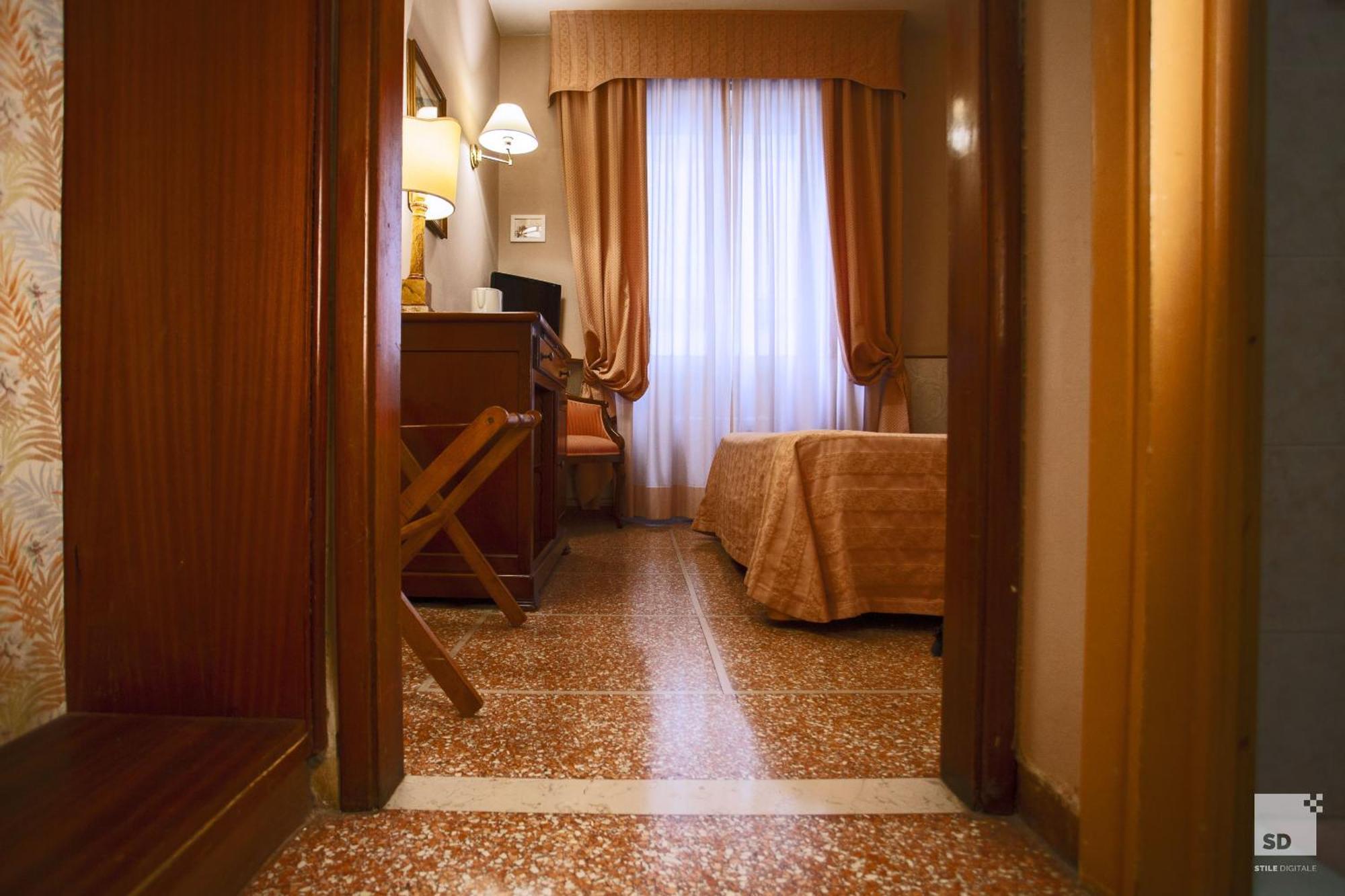 Hotel La Pace Pisa Esterno foto